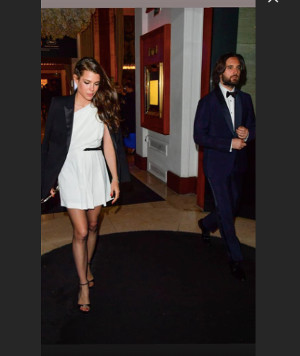 charlotte-casiraghi-intriguee-par-le-surprenant-geste-de-dimitri-rassam-cannes