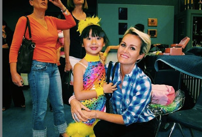 Jade et Laeticia Hallyday danseuse