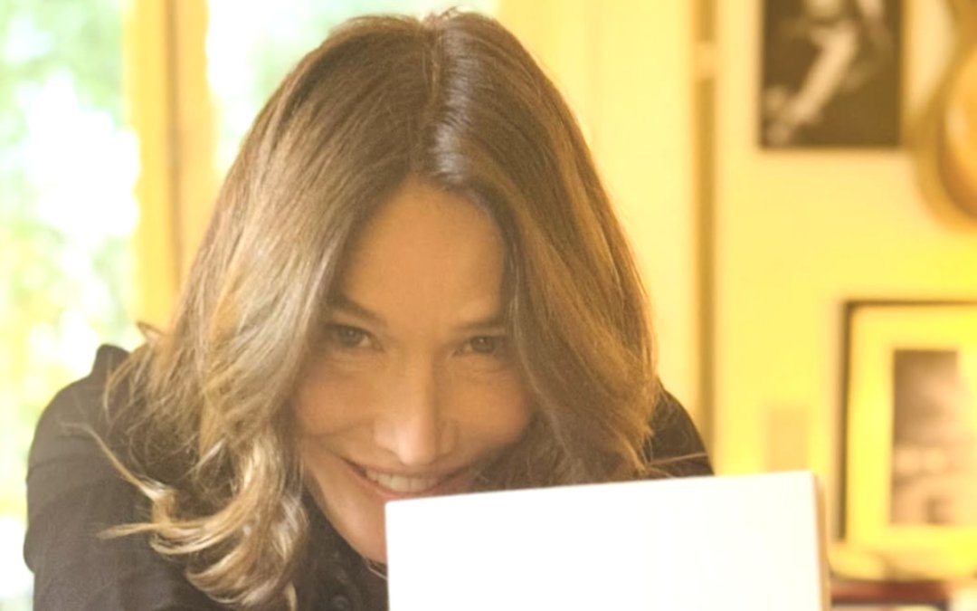 Carla Bruni, son message d'amour à Nicolas Sarkozy, elle révèle les coulisses de son incarcération 