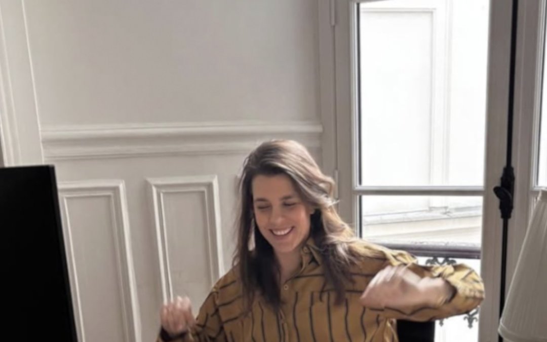 Charlotte Casiraghi rayonne pour la sortie très attendue de son nouvel ouvrage