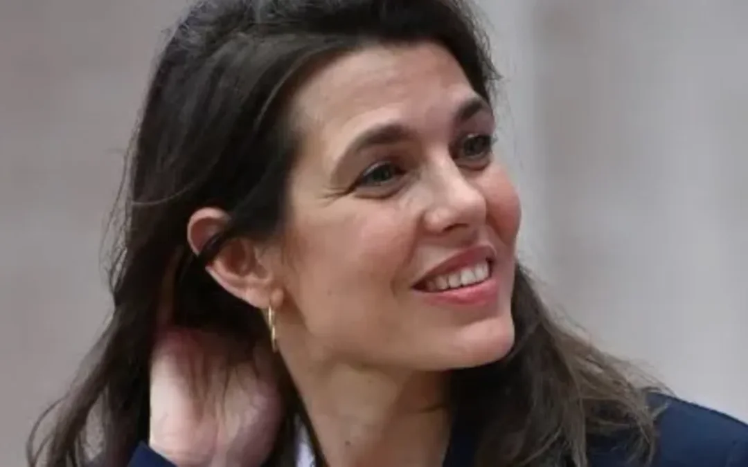 Charlotte Casiraghi au Salon du livre : pourquoi a-t-elle délaissé son style habituel ?