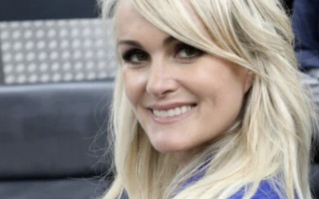 Cyril Hanouna donne sa « bénédiction » à l'idylle Laeticia Hallyday et Serge Varsano : « C'est un mec exceptionnel » 