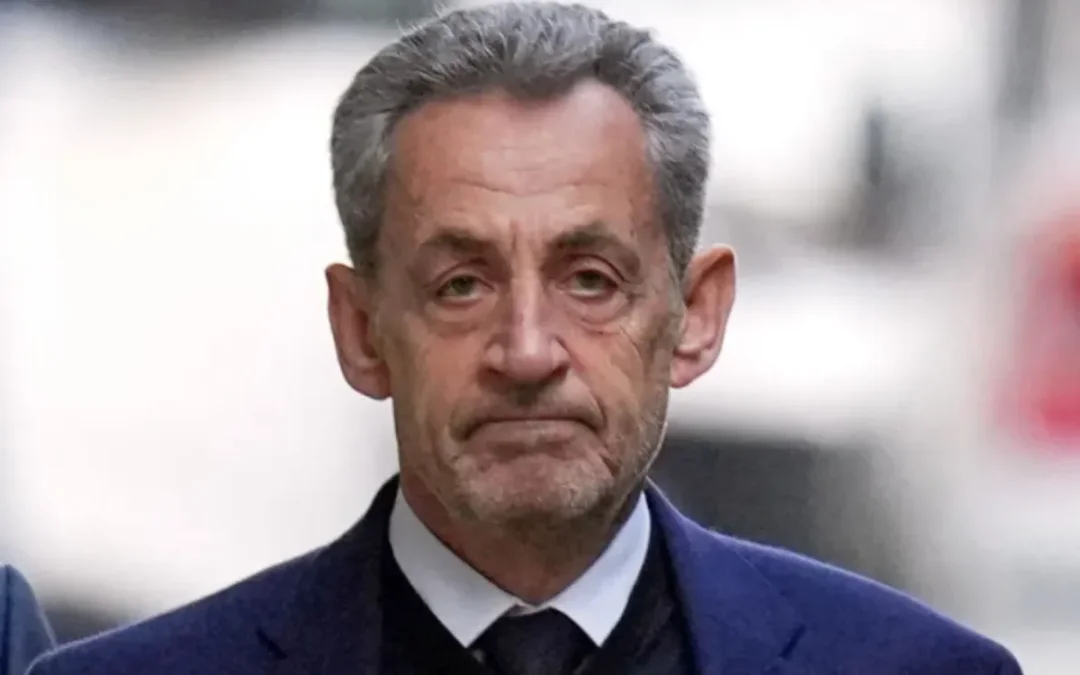 Nicolas Sarkozy : en mode « Dolce Vita » à scooter avec Giulia pour oublier le cauchemar !