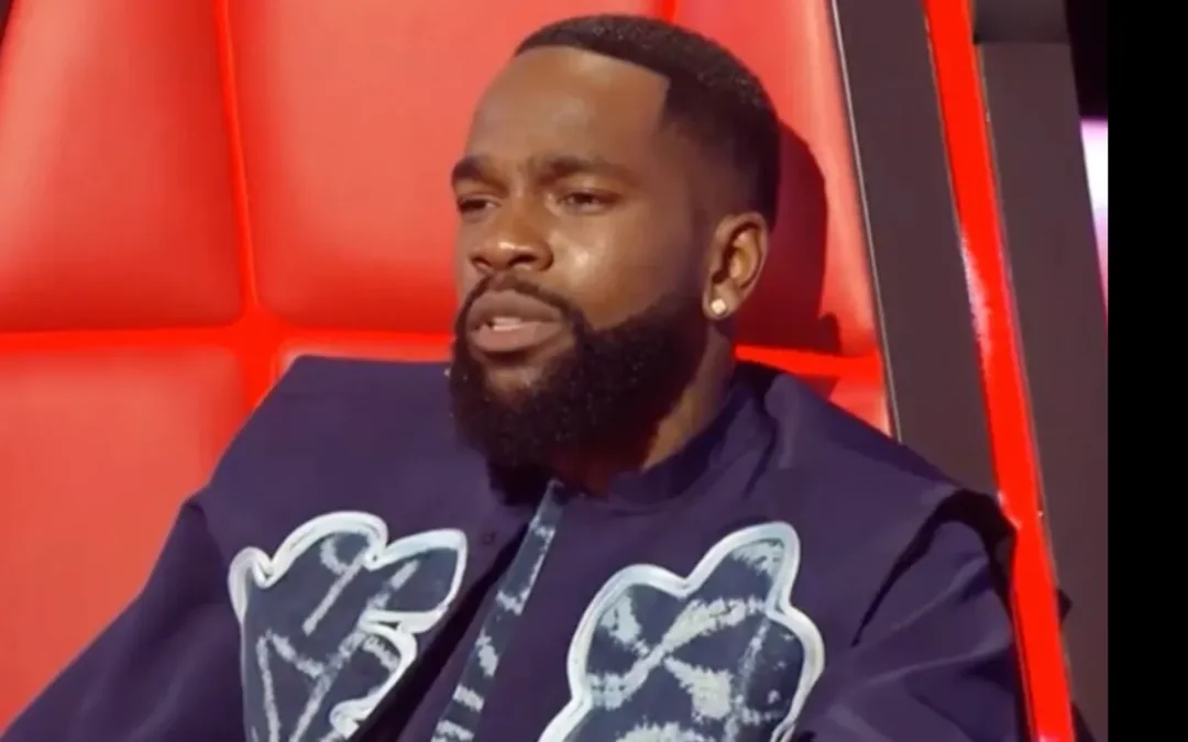 Tayc craque en direct dans « The Voice »