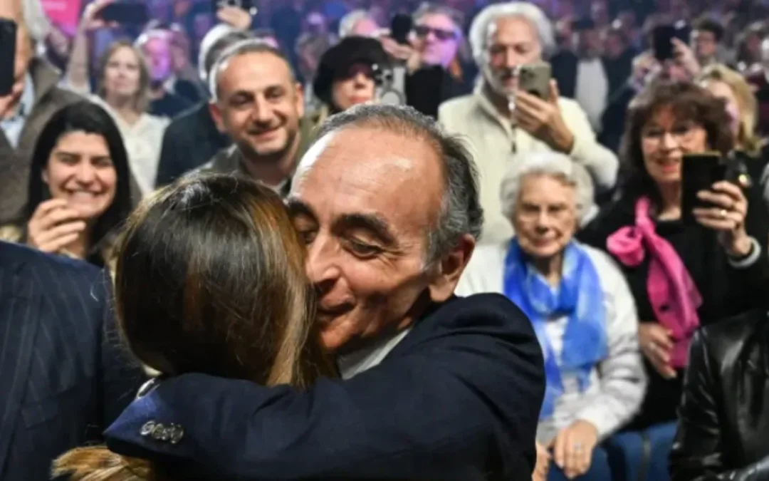 « Un front uni » : Le baiser choc d'Éric Zemmour et Sarah Knafo fait taire les rumeurs !
