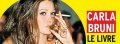 Carla Bruni-Sarkozy toujours accro à la cigarette électronique (photo)