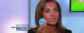 Karine Le Marchand, un drôle de cadeau à Anne-Sophie Lapix (vidéo)