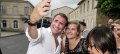 Jean Dujardin « La simple vue du verre lui donne des couleurs » (photo)