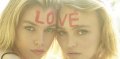 Lily-Rose Depp « très proche » de Stella Maxwell (photo)