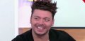 Kev Adams sur « la lune » grâce à Iris Mittenaere ? Il parle pour la 1re fois