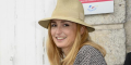 Julie Gayet s'en prend à un paparazzi (vidéo)