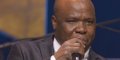 Le leader de Magic System ému aux larmes, rend hommage vibrant aux victimes des attentats (vidéo)