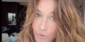 Carla Bruni-Sarkozy à Dubaï : Un post « controversé » depuis sa chambre divise ses Fans