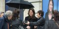 Charlotte Casiraghi « une séance selfie » devant Europe 1 (photo)