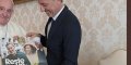 Gad Elmaleh vanne avec le Pape au Vatican - Son surprenant secret révélé