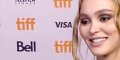 Jack et Lily-Rose Depp sidérés par Johnny Depp, blessé en Hongrie après une bagarre (photo)