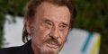 Johnny Hally­day affai­bli par le cancer « doit se dépla­cer en fauteuil roulant »
