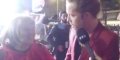 Julien Doré aux bras d'une inconnue aux NRJ Music Awards 2017 (vidéo)