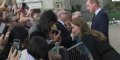 Kate Middleton, doux échange avec une fillette bloquée par des barrières à Windsor