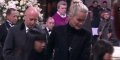 En deuil, Laeticia Hallyday « doit apprivoiser la tristesse » selon un proche