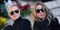 Laeti­cia Hally­day effaçait les SMS de Laura Smet du portable de Johnny