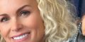Laeticia Hallyday, mal à l'aise à Paris, surprenant silence à la naissance du fils d'Ilona Smet