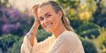 Laeti­cia Hally­day a fait livrer une gerbe de fleurs sur la tombe de France Gall