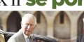 Le prince Charles déjà un roi, un préposé au dentifrice lui prépare sa brosse