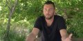Raphaël de Mariés au premier regard révèle qu'il est atteint d'une mala­die dégé­né­ra­tive