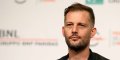 Nicolas Duvauchelle refuse de serrer la main de Nicolas Sarkozy ? Il se venge ?