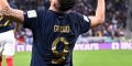 Olivier Giroud - Etrange regard à Jennifer - Raphaël Varane agacé