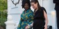 Charlotte Casiraghi expose ses belles jambes sous une robe échancrée (photo)