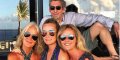Laeti­cia Hally­day s'affiche tout sourire sur Instagram avec sa bande (photo)