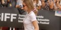 Lily-Rose Depp, a-t-elle eu recours à des implants fessiers ? (photo)