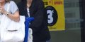 Vanessa Paradis épaule sa mère, toujours en deuil (photo)