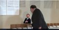 Au bureau de vote, François Hollande « humilie » Benoît Hamon (vidéo)