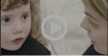 Coeur de Pirate fait appel à sa fille Romy pour son clip Drapeau blanc (vidéo)