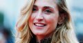 Julie Gayet, un mot d'humour en référence à Valérie Trierweiler