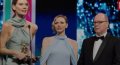 La robe de trop ? Charlène de Monaco imitée en plein gala !