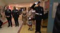 Une petite fille giflée devant Elizabeth II (vidéo)
