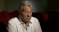 Alain Delon au bord des larmes en lisant une lettre de Mireille Darc (vidéo)