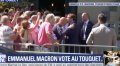 Quand Emmanuel Macron se prend pour Laurent Blanc embrassant le crâne de Fabien Barthez (vidéo)