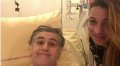 Pierre Ménès sur son lit d'hôpital, très ému par un cadeau du patron du PSG (photo)