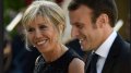 Brigitte Macron fascinée par le ventre de Laura Tenoudji (photo)