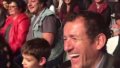 Johnny Hallyday salue Dany Boon en plein concert à Lille (vidéo)