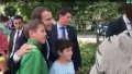 Emmanuel Macron- Pourquoi s'était-il échappé des salons feutrés de Hambourg pour prendre l'air (vidéo)
