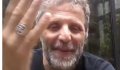 Stéphane Guillon publie un SMS « menaçant » de Cyril Hanouna, le Kim Jong de C8