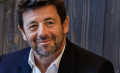 Patrick Bruel : 30 témoignages l'accablent, Charlie Hebdo dégaine une Une d'une violence inouïe