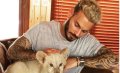 M. Pokora, roi des animaux à Dubaï (photos)
