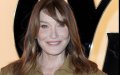 Carla Bruni : enfin libérée des « effets secondaires assez agressifs »